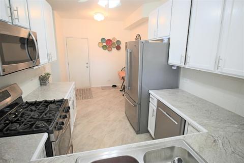 868 County Line Rd, Aurora, IL 60502 photo 13