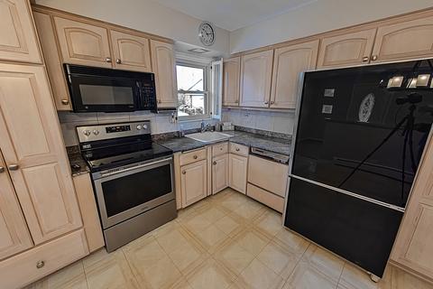 172 E Quincy St, Riverside, IL 60546 photo 9