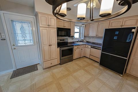 172 E Quincy St, Riverside, IL 60546 photo 7
