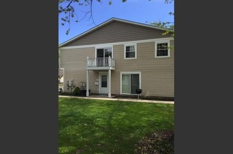 1215 Quincy Ct, Wheeling, IL 60090 photo 1
