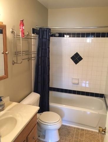 1215 Quincy Ct, Wheeling, IL 60090 photo 5