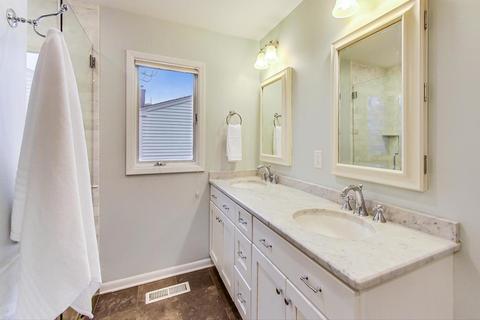 2208 Maple Ave, Northbrook, IL 60062 photo 16