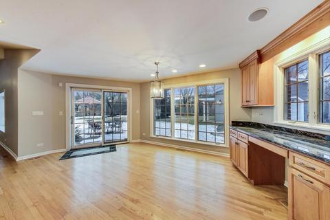 2208 Maple Ave, Northbrook, IL 60062 photo 3