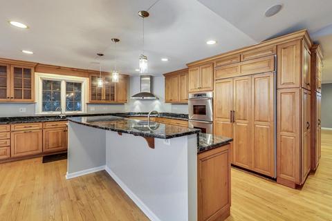 2208 Maple Ave, Northbrook, IL 60062 photo 4