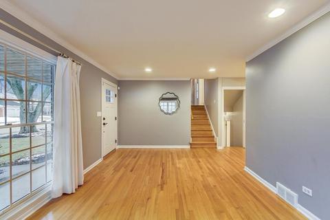 2208 Maple Ave, Northbrook, IL 60062 photo 2