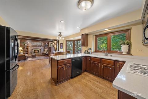 1724 Austin Ct, Wheaton, IL 60189 photo 10