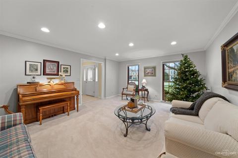 1724 Austin Ct, Wheaton, IL 60189 photo 4