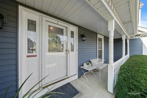 1724 Austin Ct, Wheaton, IL 60189 photo 2
