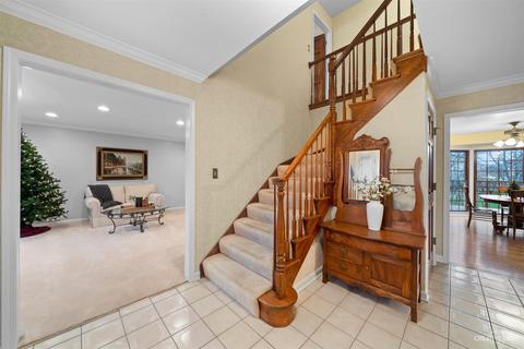 1724 Austin Ct, Wheaton, IL 60189 photo 3