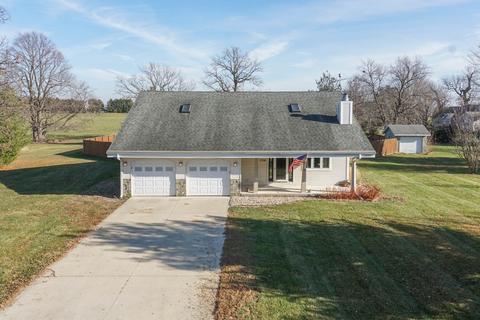7776 Buttercup Rd, Weldon, IL 61882 photo 2