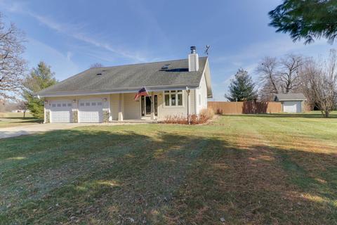 7776 Buttercup Rd, Weldon, IL 61882 photo 3