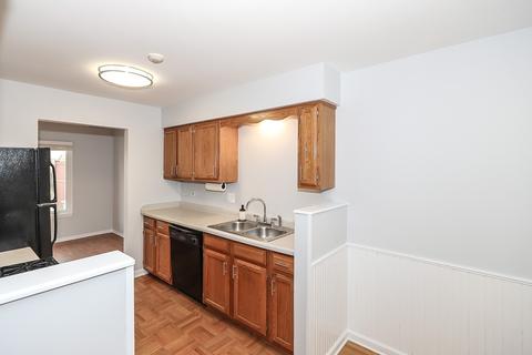 8305 Highpoint Cir #E, Darien, IL 60561 photo 8