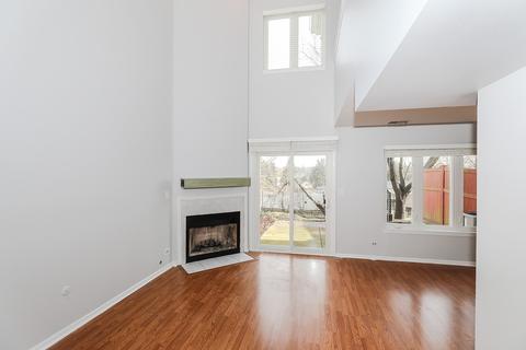 8305 Highpoint Cir #E, Darien, IL 60561 photo 2