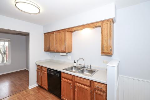 8305 Highpoint Cir #E, Darien, IL 60561 photo 7