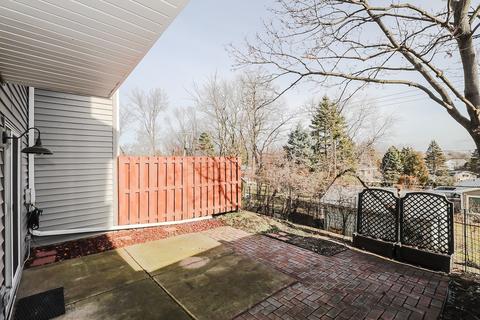 8305 Highpoint Cir #E, Darien, IL 60561 photo 24