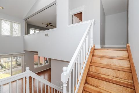 8305 Highpoint Cir #E, Darien, IL 60561 photo 12