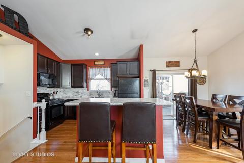 32786 Bending Creek Rd, Lakemoor, IL 60051 photo 4