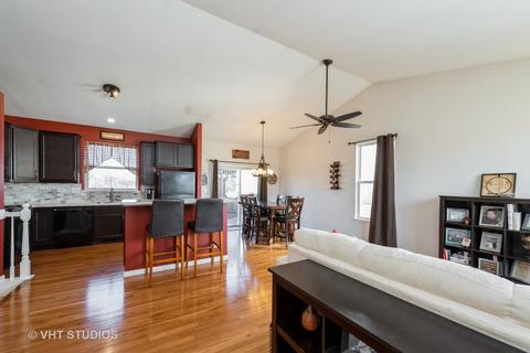 32786 Bending Creek Rd, Lakemoor, IL 60051 photo 2