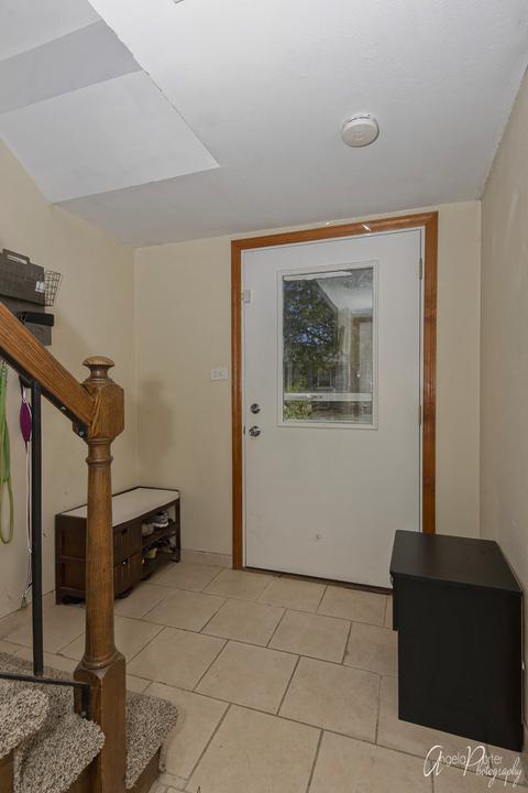 1924 Whitingham Ln, Hoffman Estates, IL 60169 photo 2