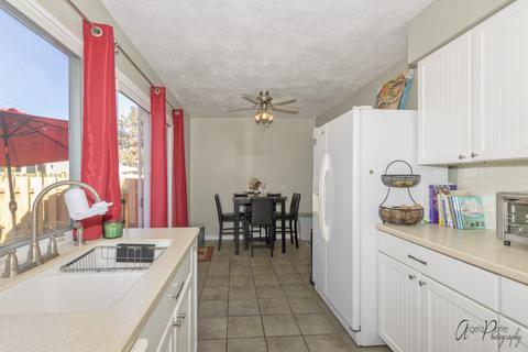 1924 Whitingham Ln, Hoffman Estates, IL 60169 photo 5