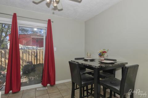 1924 Whitingham Ln, Hoffman Estates, IL 60169 photo 6