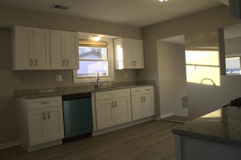 7734 Beloit Ave, Bridgeview, IL 60455 photo 3