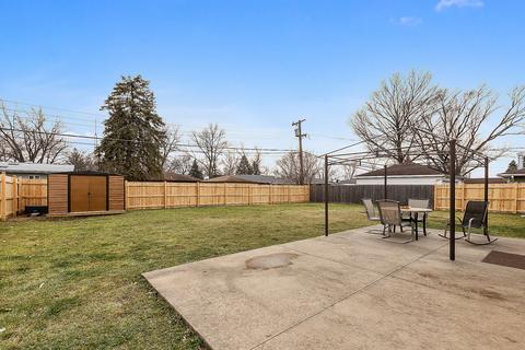 1031 E 8th St, Lockport, IL 60441 photo 6