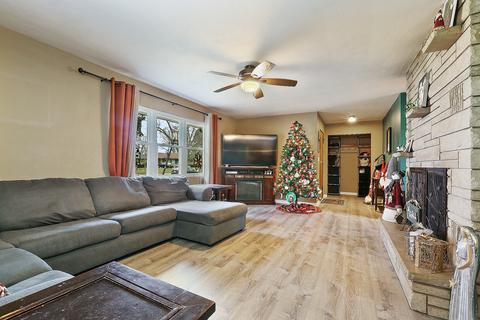 1031 E 8th St, Lockport, IL 60441 photo 8
