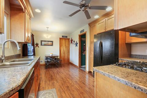 1031 E 8th St, Lockport, IL 60441 photo 10
