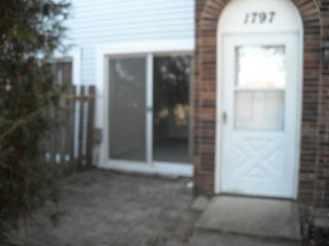 1797 Raleigh Ln, Hoffman Estates, IL 60169 photo 2
