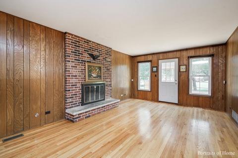 1505 Hampton Ct, Naperville, IL 60565 photo 4