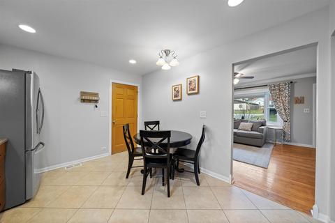 406 Aurora Way, Wheaton, IL 60187 photo 8