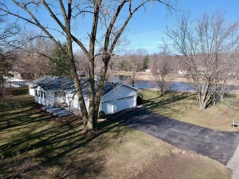 1247 N Erickson Dr, Kankakee, IL 60901 photo 4