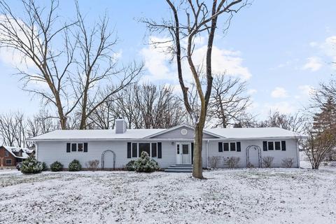 1247 N Erickson Dr, Kankakee, IL 60901 photo 1
