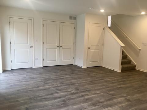 24 Grey Wolf Dr, Wheeling, IL 60090 photo 8