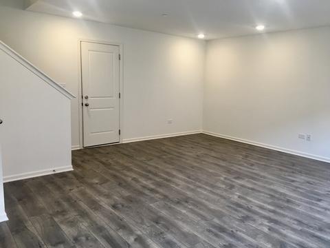 24 Grey Wolf Dr, Wheeling, IL 60090 photo 9