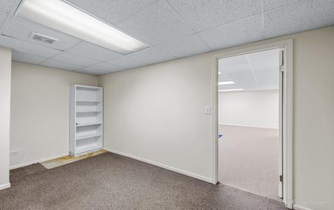 2085 Hallmark Ct, Wheaton, IL 60187 photo 25