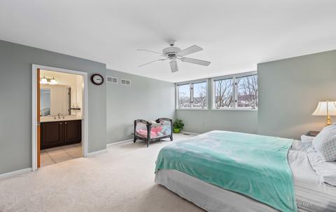 2085 Hallmark Ct, Wheaton, IL 60187 photo 12