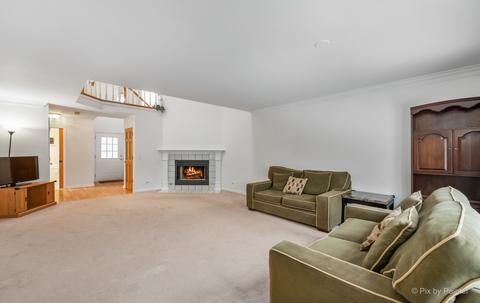 2085 Hallmark Ct, Wheaton, IL 60187 photo 3