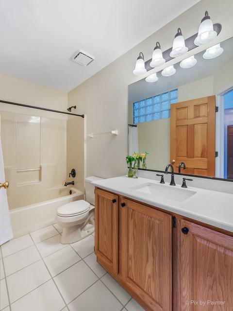 2085 Hallmark Ct, Wheaton, IL 60187 photo 18