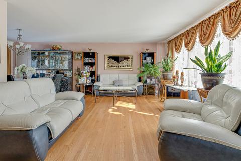600 Hatlen Ave, Mount Prospect, IL 60056 photo 3