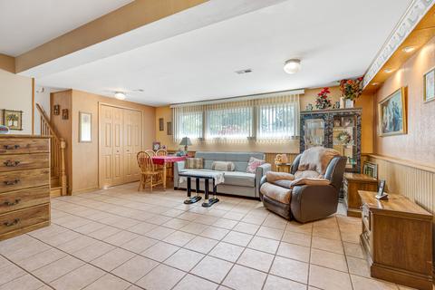 600 Hatlen Ave, Mount Prospect, IL 60056 photo 18