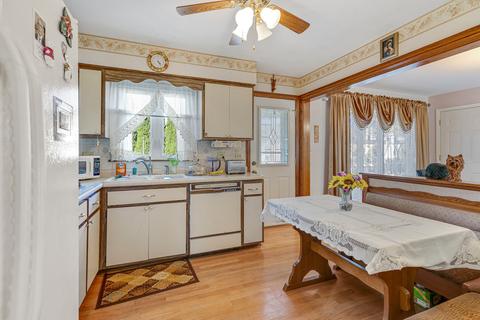 600 Hatlen Ave, Mount Prospect, IL 60056 photo 9