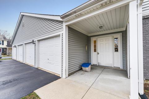 612 Mallard Ct #B2, Bartlett, IL 60103 photo 2