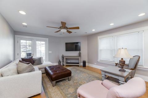 413 E Indiana St, Wheaton, IL 60187 photo 6