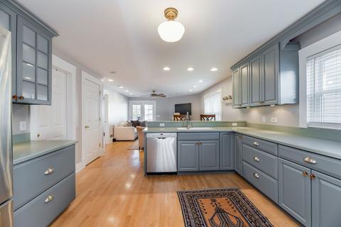 413 E Indiana St, Wheaton, IL 60187 photo 5