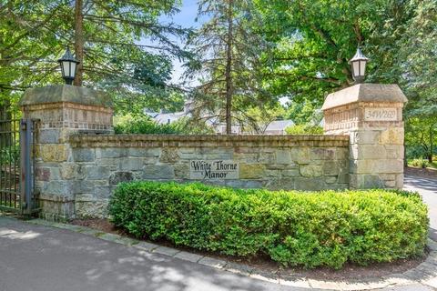 34 W269 White Thorne Rd, Wayne, IL 60184 photo 3
