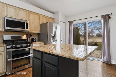 2430 Fox Dr, Aurora, IL 60506 photo 3