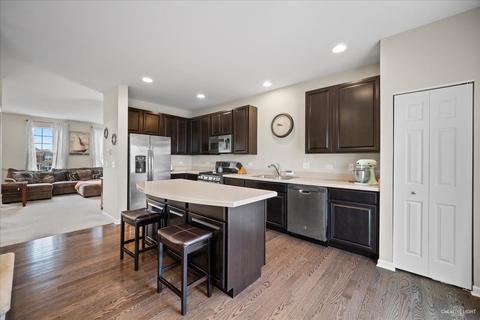 4002 Pompton Ave, Elgin, IL 60124 photo 7