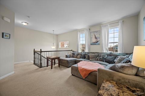 4002 Pompton Ave, Elgin, IL 60124 photo 4